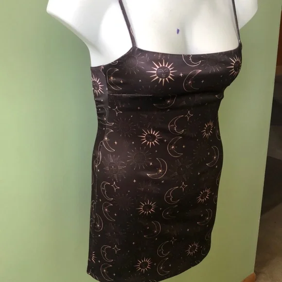 Urban Outfitters Ladies Black Celestial Sun Moon Stars Pullover Mini Dress S-p - Picture 3 of 16